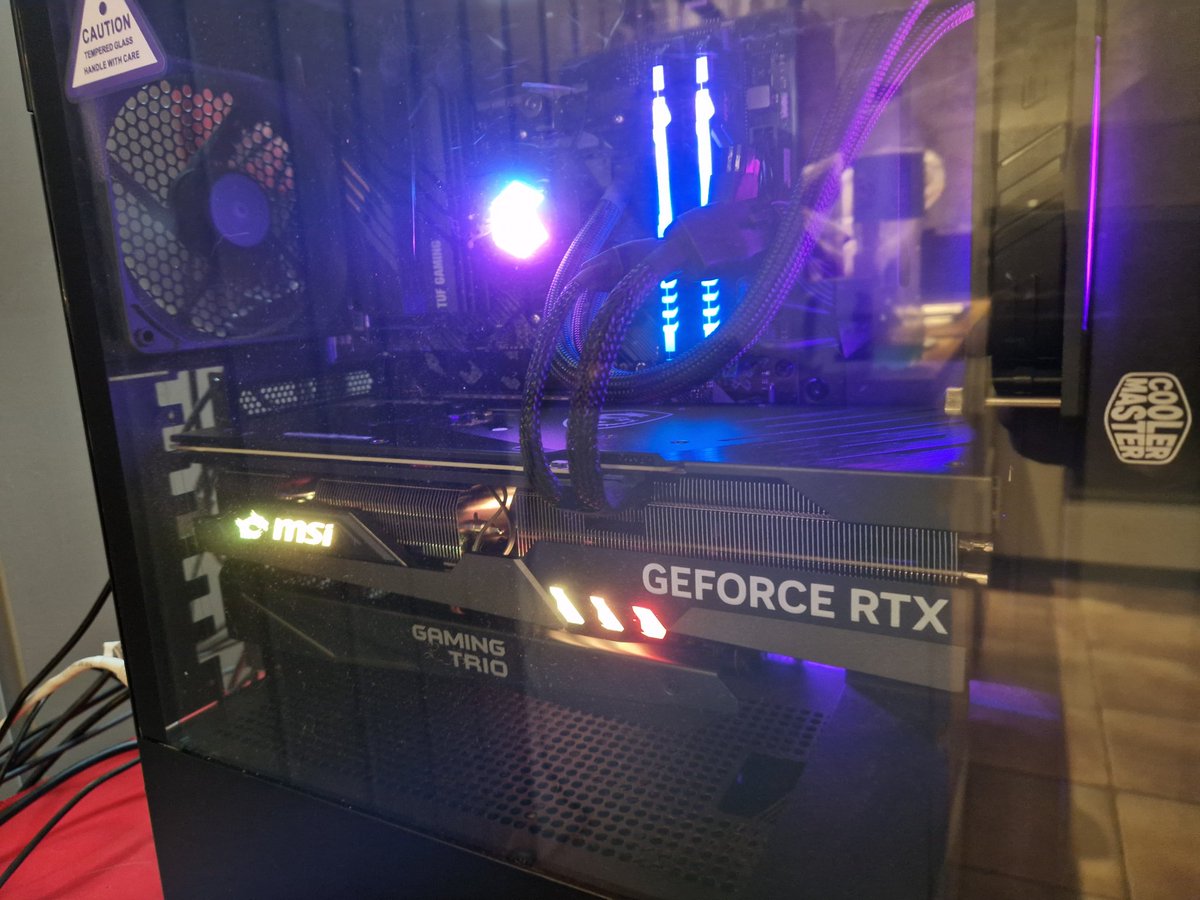 4070ti installed with a few inches to spare😅