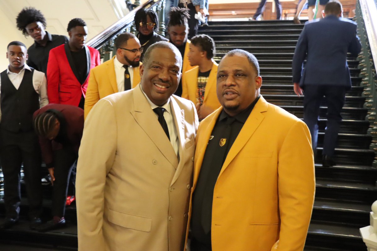 South Oak Cliff football was at the Texas Capitol today and received recognition from both the house and Senate for winning back-to-back state championships in 2021 &amp; 2022.  <a href="/SOCGoldenBearFB/">SOC Football</a> <a href="/dallasschools/">Dallas ISD</a> #PlayBIGDallas <a href="/SportsDayHS/">SportsDayHS</a> <a href="/dctf/">Dave Campbell's — TexasFootball.com</a> <a href="/ihss_dfw/">DFW Inside High School Sports</a> #themecca #txhsfb