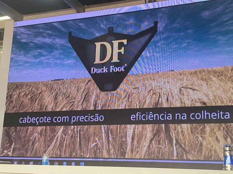 AMCshortlinecda's tweet photo. This week #AMCMember companies are participating in the Trade Mission to Brazil & Argentina, organized by Jeff Cooper of @SaskTrade. Today, present at Brazil's @expodireto are Steve of @duckfootparts & Claude of @highlinemfg along side, Jeff and the Brazilian Trade Commissioner. https://t.co/TLtOuH7lkx