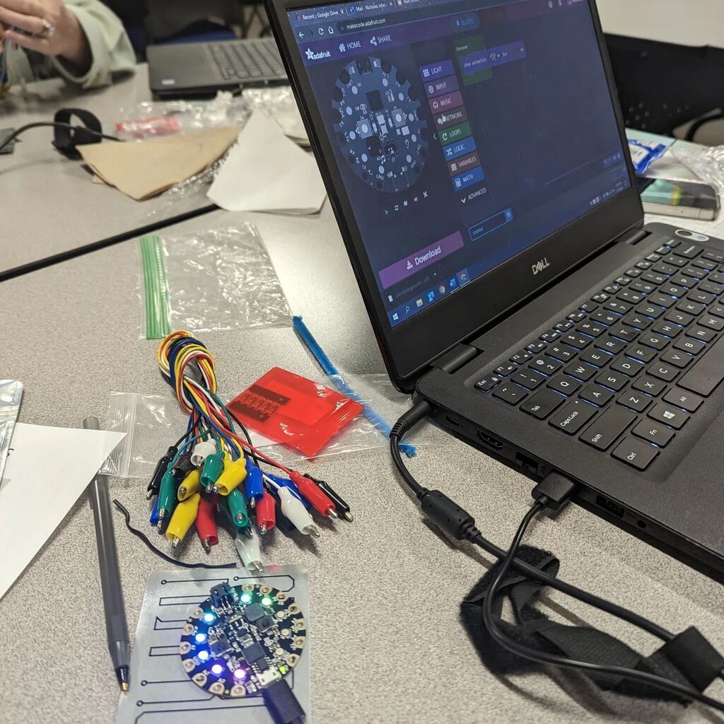 petersonjeffrey's tweet image. Learning about the updated K-8 Computer Science standards and programming with a #circuitplayground  @nick_johnson_cg What a fun and efficient way to learn!  @adafruit @nextech.indiana instagr.am/p/Cpf8zIbu5RJ/