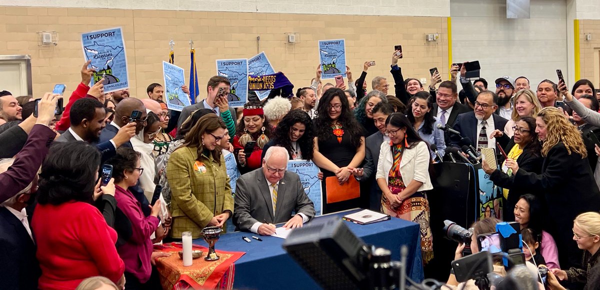 melissahortman's tweet image. This morning’s bill signing for Driver’s Licenses for All was beautiful &amp;amp; inspiring! This will improve public safety, grow the state economy &amp;amp; treat immigrant communities with the dignity &amp;amp; respect they deserve. It gives me joy to have played a role in getting this done. #DL4ALL