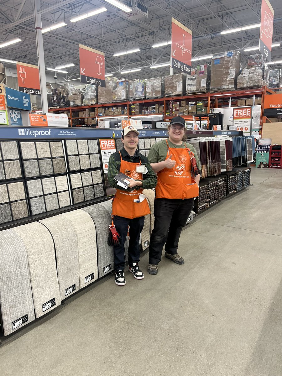 DavidGa20080606's tweet photo. Great meeting two new #flooring associates at the Rochester NH store. Each went through their #PKPlus modules and passed! Nice job, fellas. #StepUpYourFlooring #FreeCarpetInstallation #ACSflooring #serviceprovider #partnership https://t.co/5bnnsfkEbI