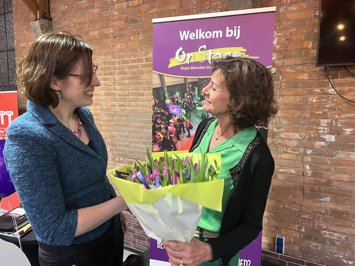 RWoerdenOnStage's tweet photo. Dank Martha Hoebens voor je verhelderende presentatie hoe je een geslaagde #DoeDag organiseert! #bedrijfindeklas #beroepenfeest #lob https://t.co/pOnR5dQwqx