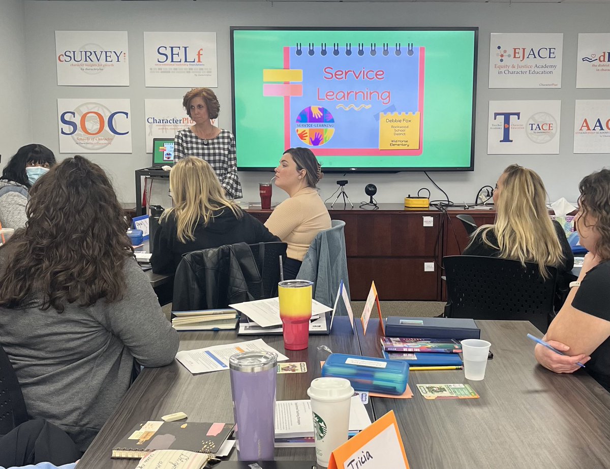 Service Learning vs Community Service with resident expert Debbie Fox!! ⁦<a href="/rockwoodschools/">Rockwood School Dist</a>⁩ ⁦<a href="/WildHorseElemAP/">Erin Koch</a>⁩ ⁦<a href="/CharacterPlus/">CharacterPlus</a>⁩