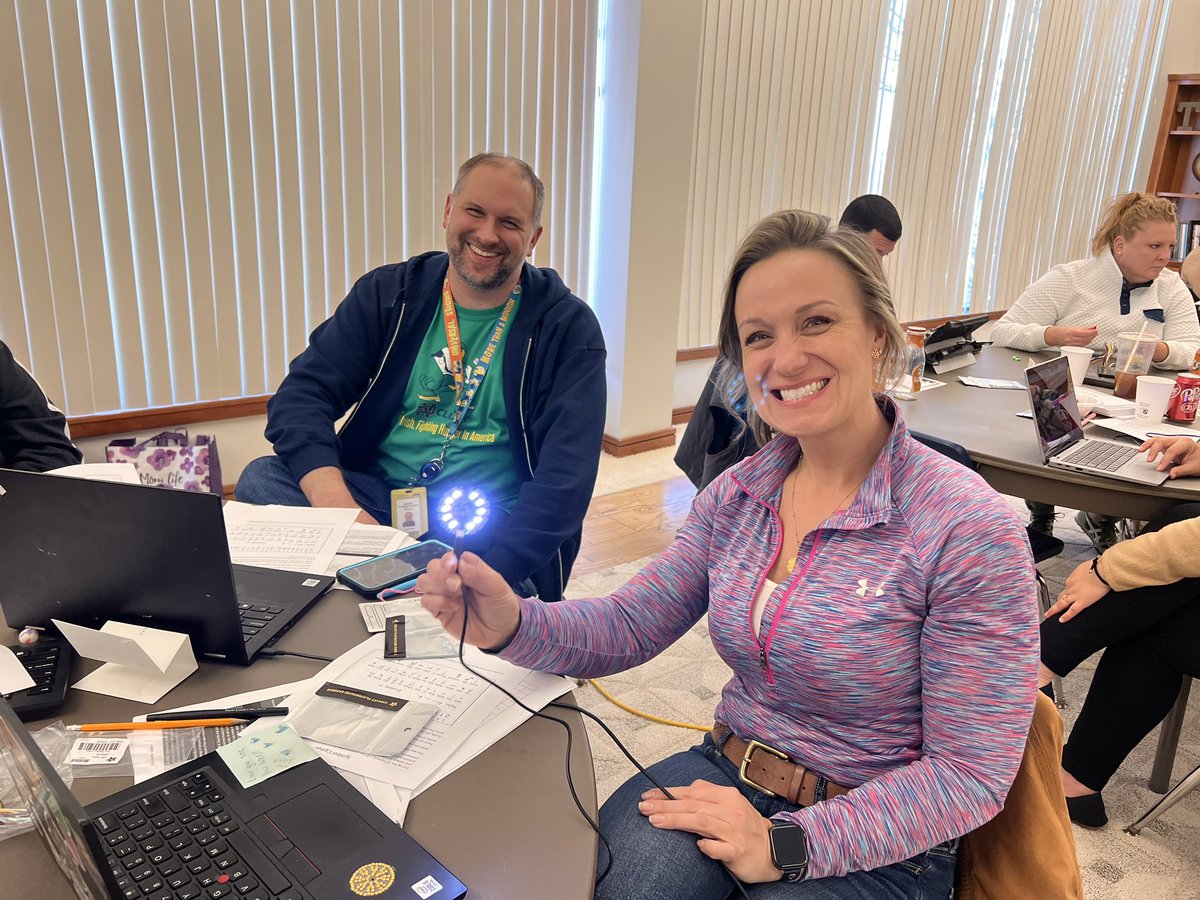NorthernInESC's tweet photo. Teachers helping Teachers programming circuit boards #CSforIN https://t.co/bLSC7ewxaY