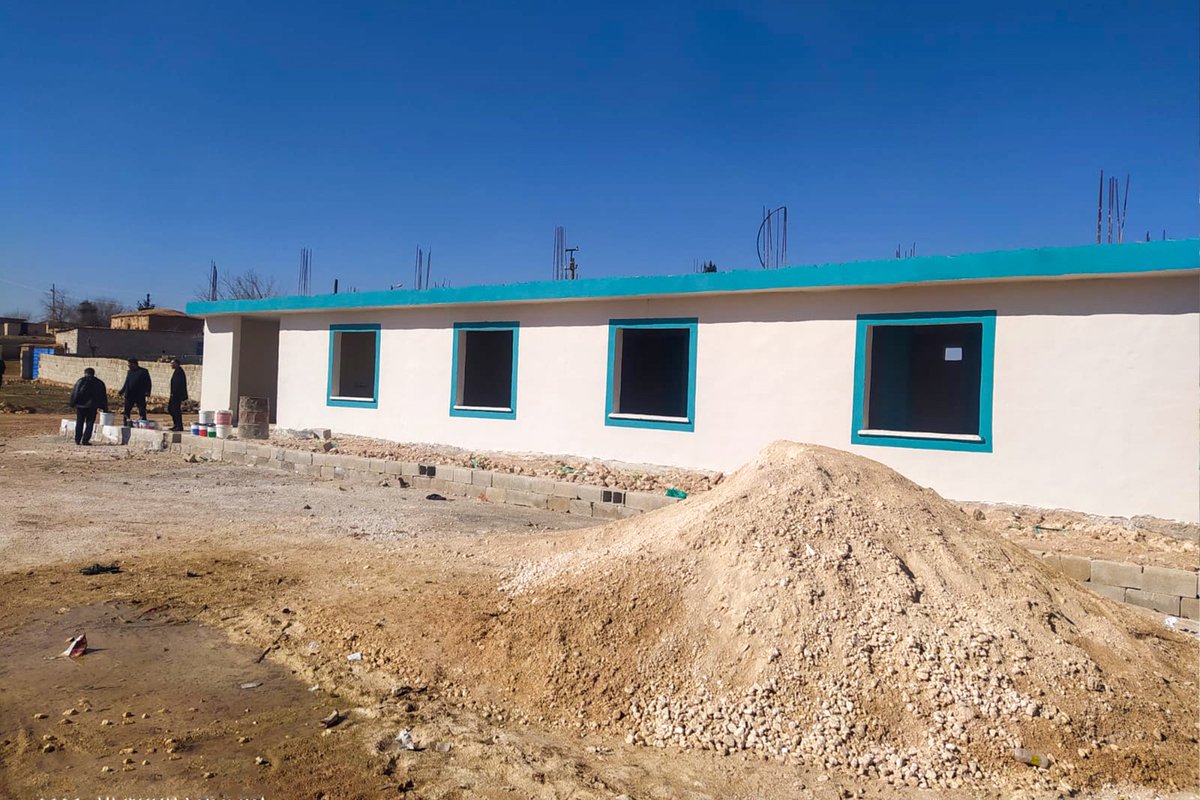 akcakalebld's tweet photo. ✅ #Berdi Kırsal Mahalle'mizdeki çok amaçlı kültür evinin (Taziye Evi) iç ve dış cephe boyama işlemini tamamladık. https://t.co/tXBv9EwHlD