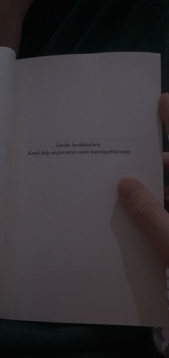 Okuduğum kitap da böyle şeyler yazması, okuma isteğimi arttırıyo.