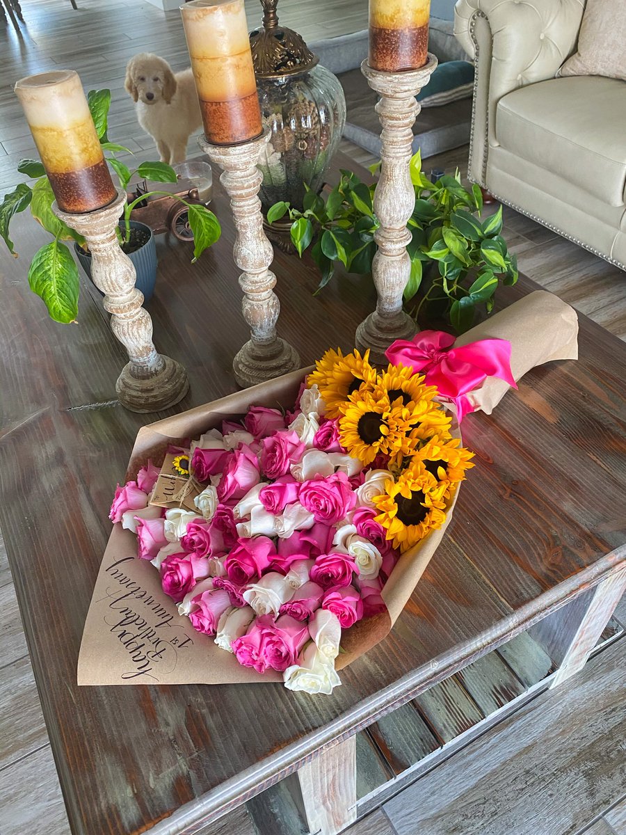 eileensfloral's tweet photo. GIVEAWAY💖
Giving away a $100 gift card for international women’s day 💗
simply make sure that you are following us, retweet this tweet, and the winner will be chosen in 48 hours 😊🫶 https://t.co/MMQj6X1ulz