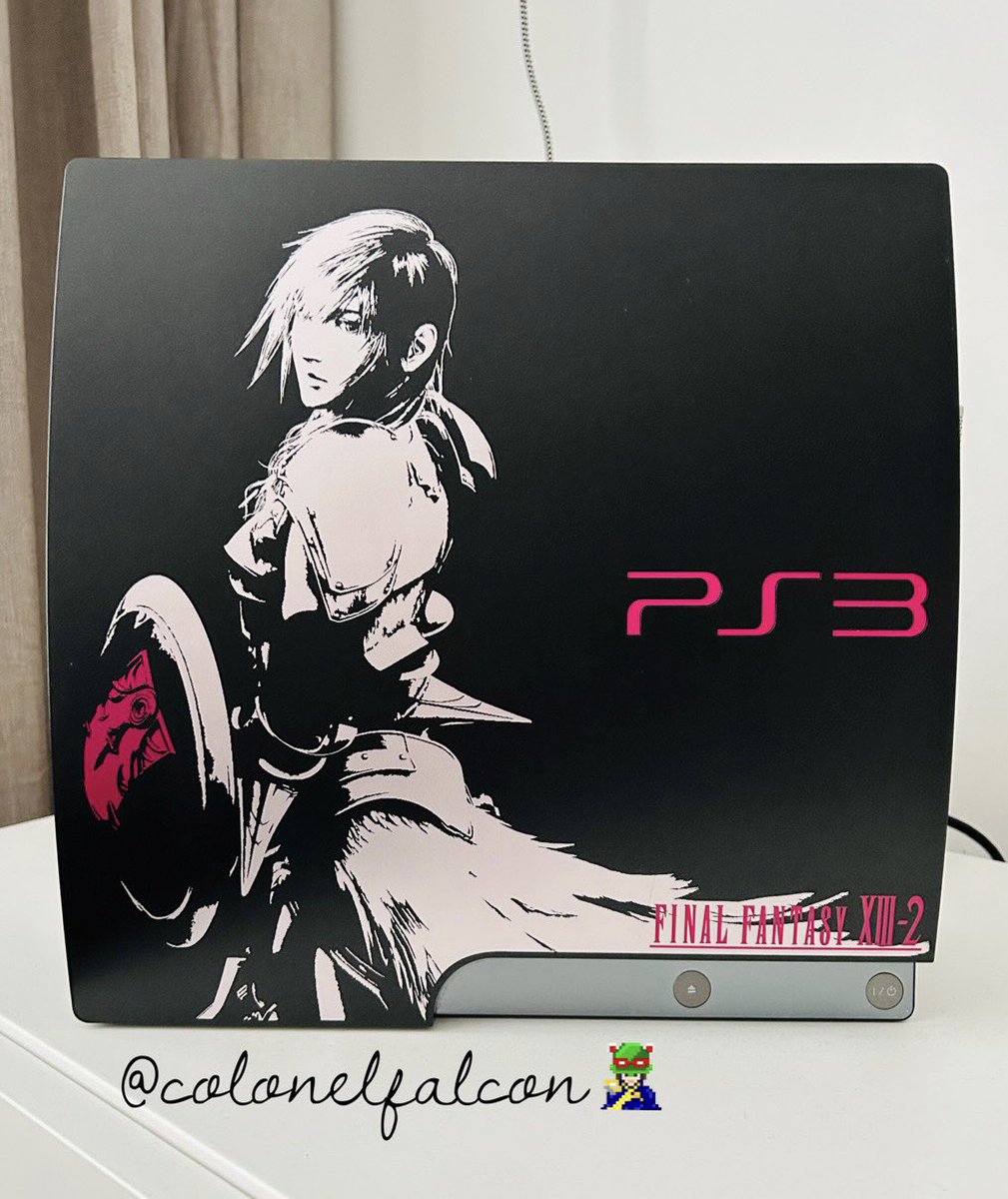 ColonelFalcon's tweet photo. ᒪIᗰITᕮᗪ ᕮᗪITIOᑎ

And here it is! Showed you the box today but this is the system. Some minor wear but otherwise in great condition! All we need now is a family picture! 

#gaming #FinalFantasyXIII2 #GamersUnite https://t.co/I5I7jKpSGi