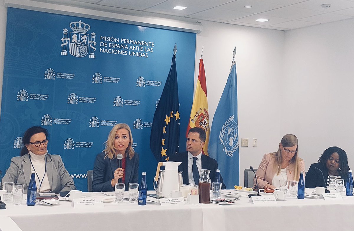 BorjaCabezon's tweet photo. En NY @MAECgob @sanidadgob @luxembourgmega @SpainUN @unfoundation #GPEI hemos tenido Reunión Alto Nivel para reivindicar el importante rol crítico de la mujer en la vacunación de los niños y en fortalecimiento sistemas sanitarios #VaccineWork #EndPolio #GenderEquality https://t.co/GPjQJv3wIw