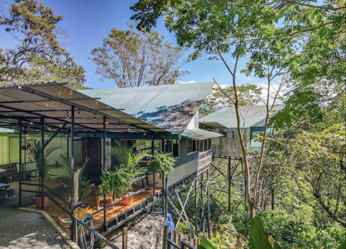 PeaPodExplorer's tweet image. Fancy something a little different! Our first air B&amp;amp;B that we stayed in during our stay in Costa Rica! Perched high on the hillside surrounded by wildlife. check out our page peapodexploerers.com for our blog regarding our stay!