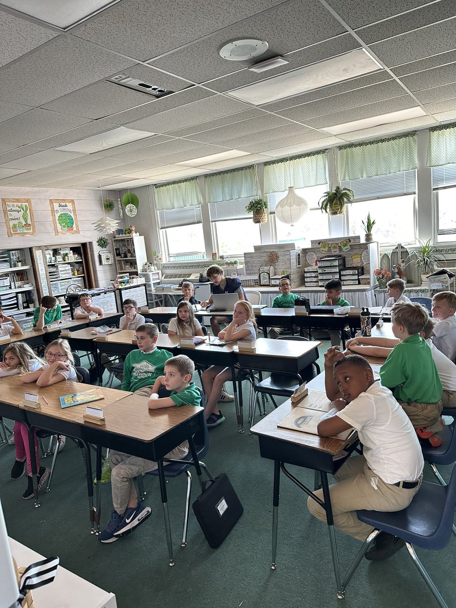 THNfootball's tweet photo. THN football players visited St.Pats today! To say the kids were excited would be an understatement! #BOB #WeAllWeGot https://t.co/3y83NreK7H