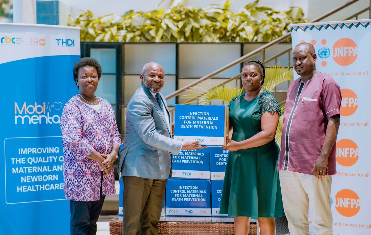 Annemwiza's tweet photo. Today @HDIRwanda in partnership with @UNFPARwanda &amp; @RBCRwanda handed over Infection Prevention Control  materials including bed sheets &amp; medical scrubs to @KarongiDistr authorities that will protect healthcare workers &amp; patients from spread of infectious diseases.
#Mobimenta https://t.co/To3JrgLAr7