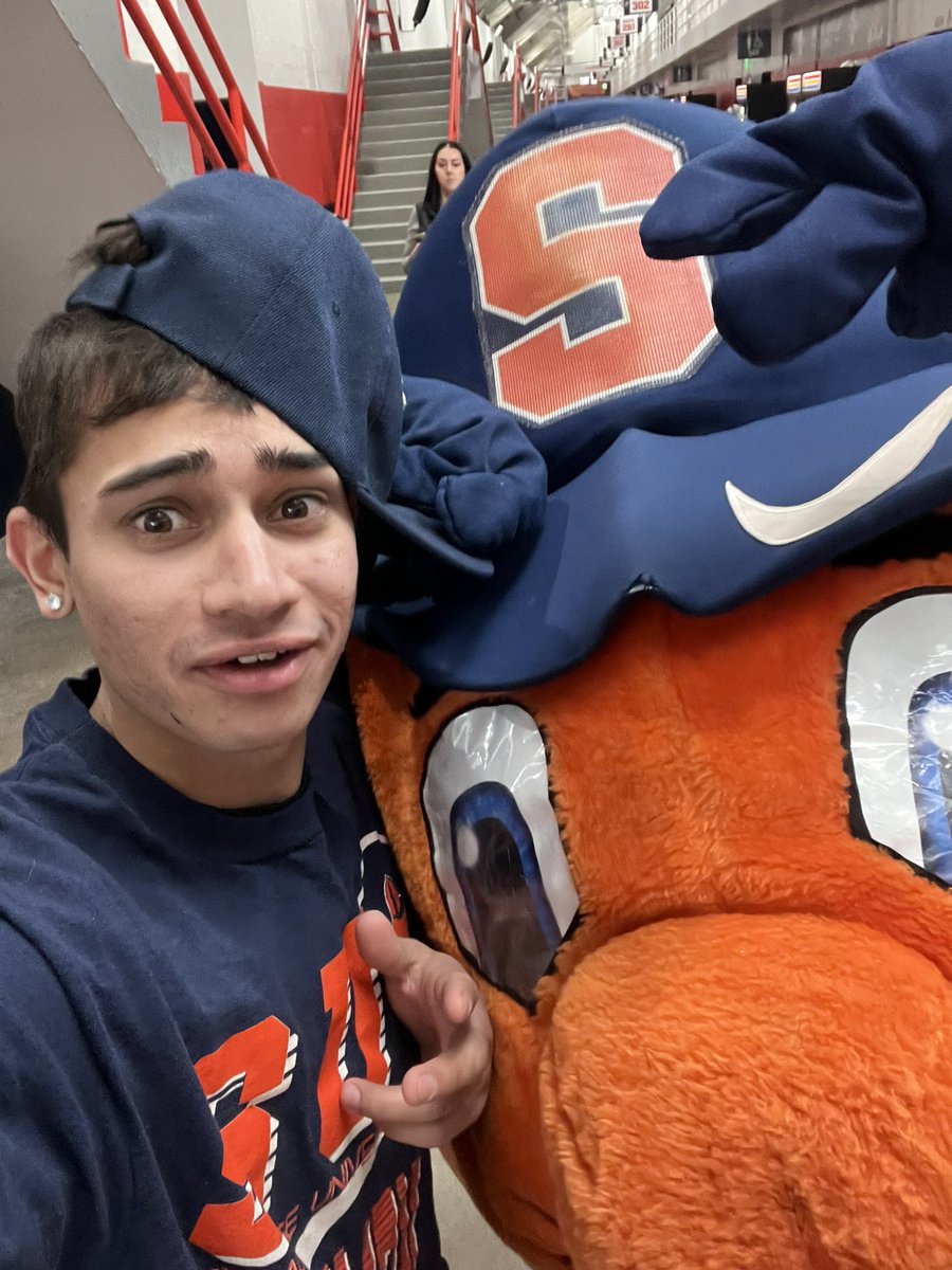 mack_naushad's tweet photo. Come home Dave #SyracuseBBT https://t.co/l2uSvtJ5cH