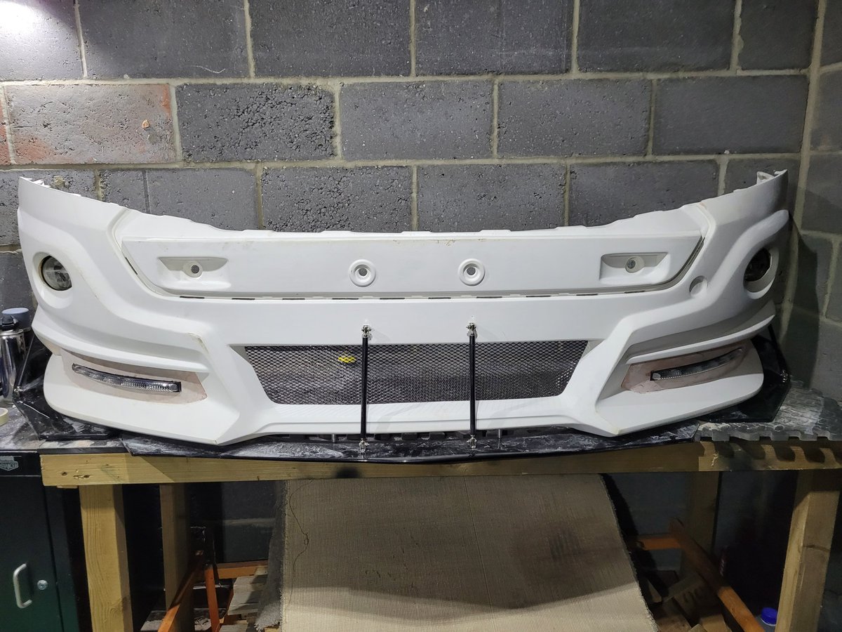 Srad588's tweet photo. All most ready for spray, few things to touch up, then paint it will be.

#ford #transit #custom #modified #racevan https://t.co/NVlvGfalj6