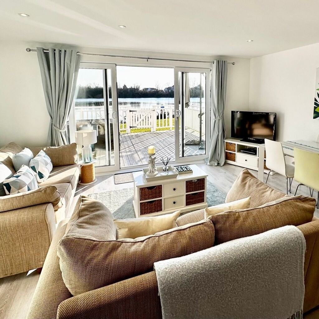 Watermark Holidays tweet media