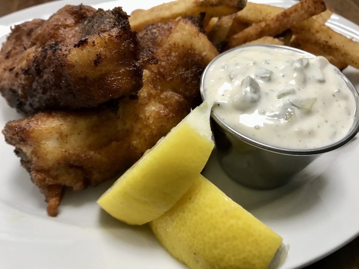 1824HouseInn's tweet photo. We are open for Dinner this Friday but will be closed Saturday.  So if you want to get our Fish and Chips, you will need to join us on Friday.  Full menu can be found at https://t.co/B39fnL5Me4

We do not accept dinner reservations but do offer text ahead seating

802-327-7630 https://t.co/B7BihrBk2a