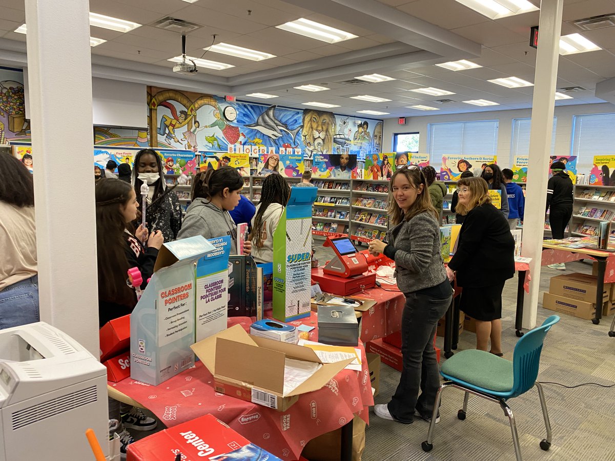 WoodlawnES tweet media