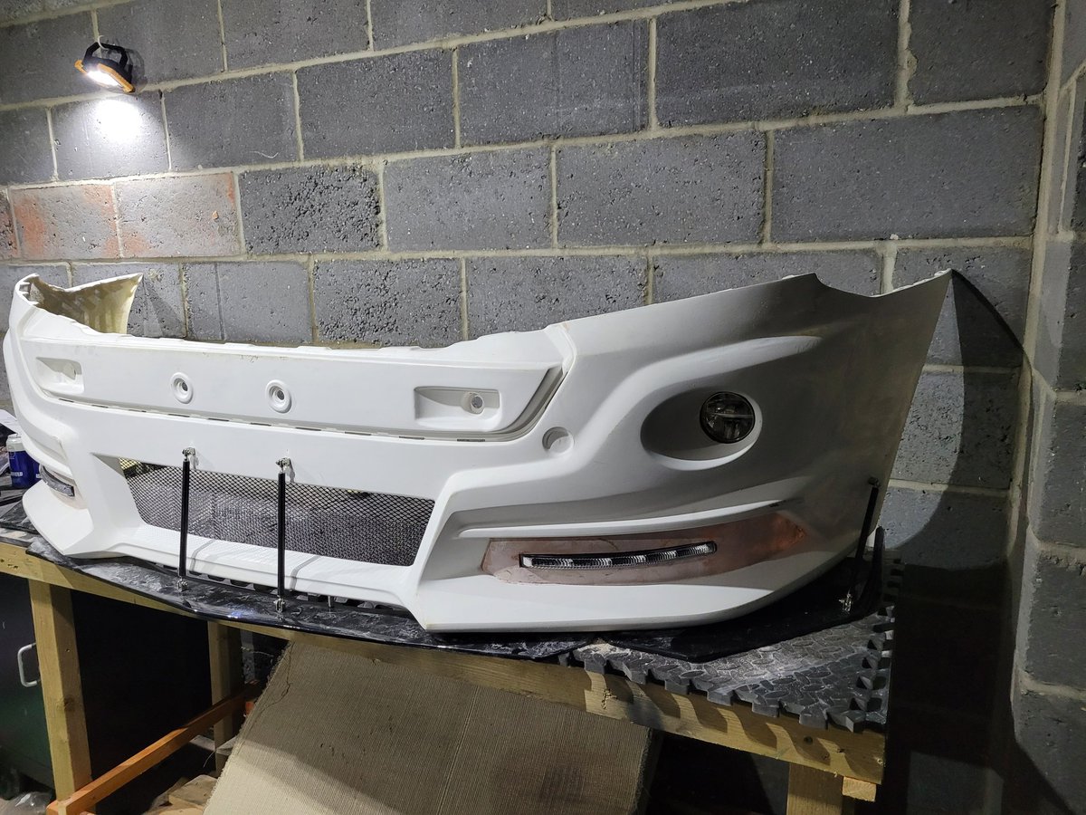 Srad588's tweet photo. All most ready for spray, few things to touch up, then paint it will be.

#ford #transit #custom #modified #racevan https://t.co/NVlvGfalj6