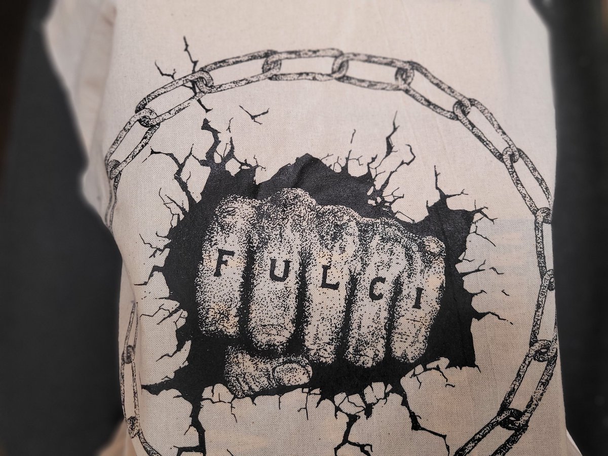 swanseastones's tweet image. *RETWEET COMPETITION*

That's right - it's back!

You could win this *TOTE BAG FULL OF BOOKS*

To be in with a chance;

- FOLLOW us
- RETWEET this

Ends Wednesday (8.3.23) at 8pm.

Winner chosen at random. Open to new and existing followers. We'll post within the UK.

Good luck!