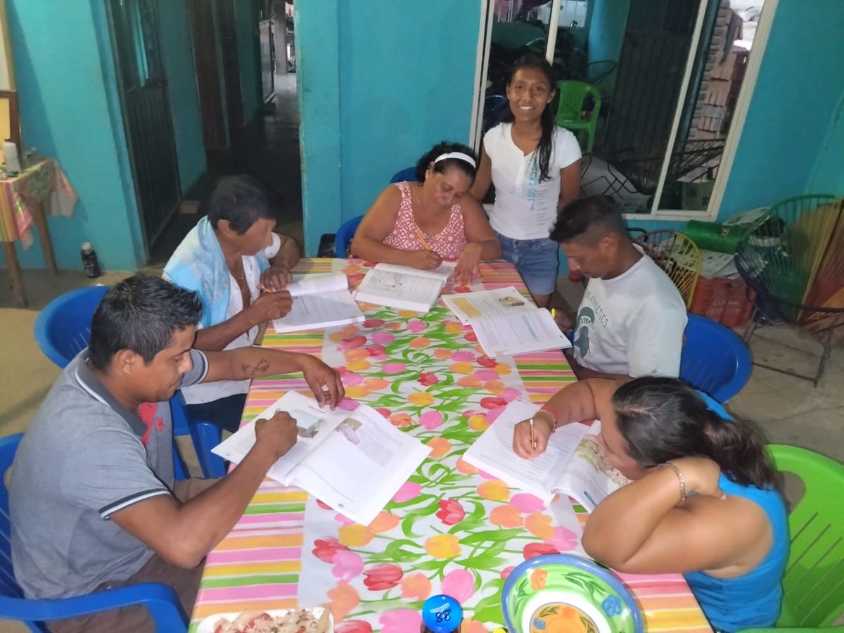 ¡Reconocemos el esfuerzo de nuestras educandas y educandos! 
Hoy les presentamos el círculo de estudio de Círculo de la localidad de Hierba Santa, perteneciente a la Coordinación 2027, #Zanatepec.