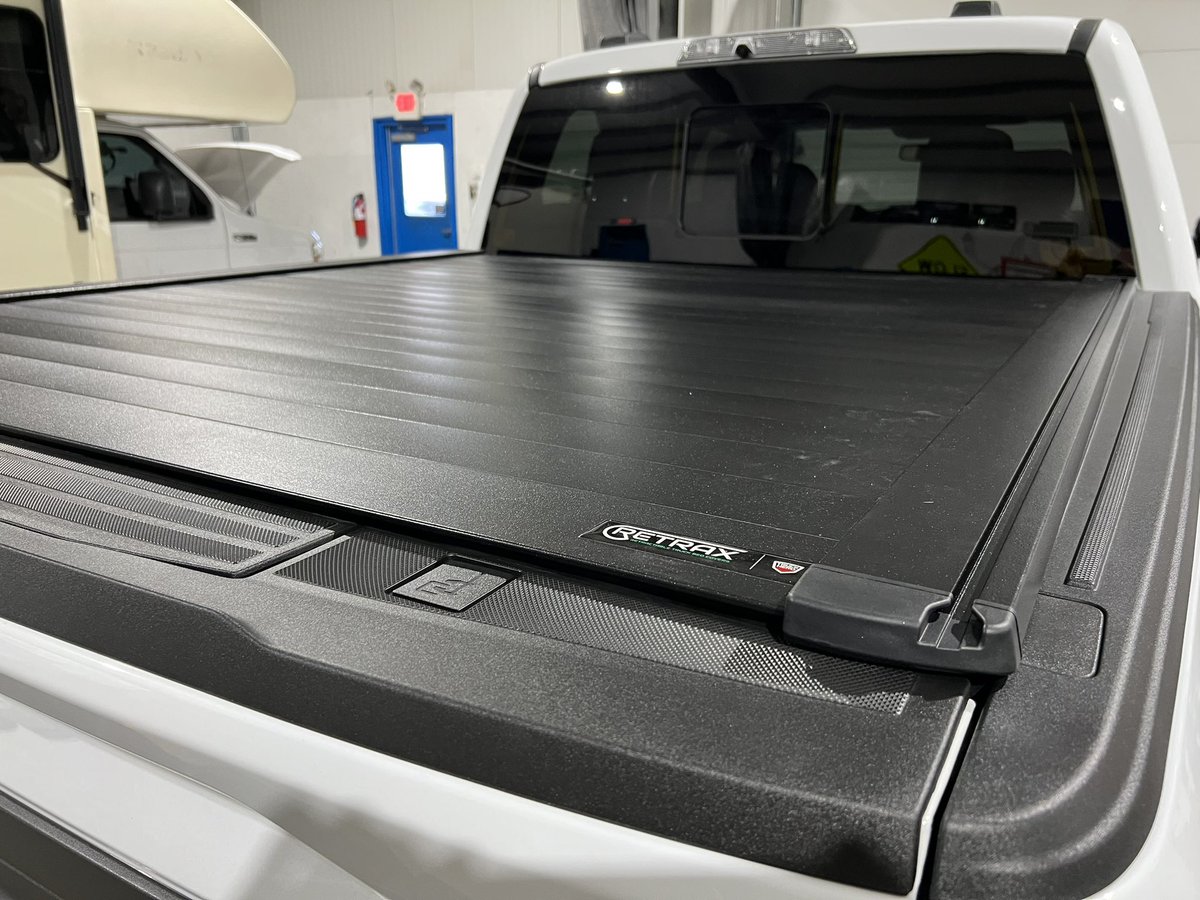 designerwraps's tweet image. @retraxbedcovers installed on this new Ford Raptor with “T-slot” rails to allow for racks &amp;amp; storage accessories to be added at-will. So nice!! #designerwraps #retraxbedcover #retrax #truckparts #worktruck #vehicleupfitting #teamdw #fordraptor #bedcover #tonneaucover