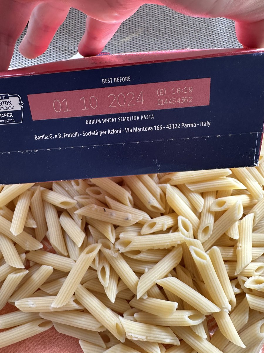 gciding's tweet photo. This is what you get when you fall for the scum of buying the more premium pasta @BarillaAUS @woolworths - thankfully saw this before eating the crunchy protein addition 🤢 https://t.co/NStegA2K4w