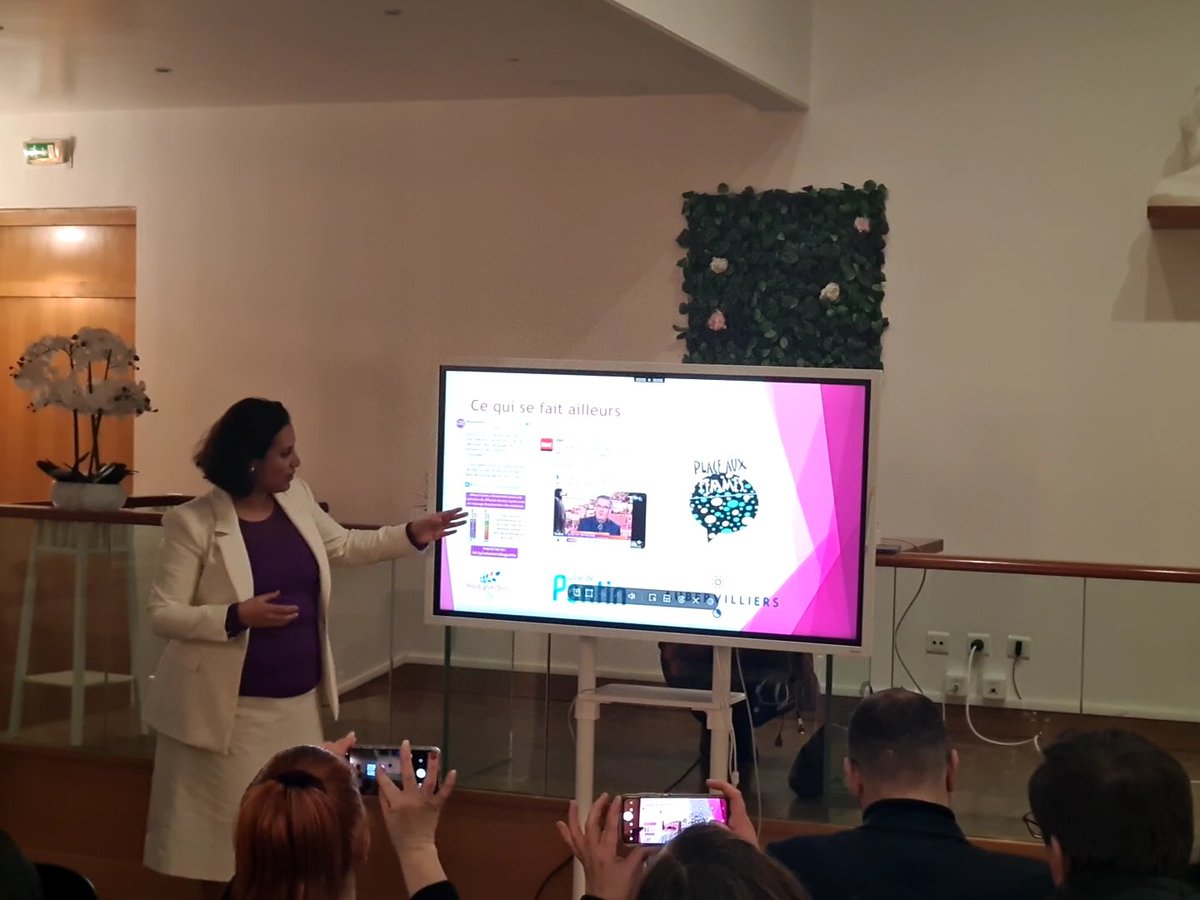 ahamida95's tweet photo. Goussainville mobilité pour l'égalité Femmes/Hommes !
Inauguration du #LabElles, laboratoire d'idées et lieu de débat afin d'identifier des problématiques du quotidien et trouver des solutions concrètes pour une égalité réelle
@NesrineHajeje https://t.co/iUgchfFYXh