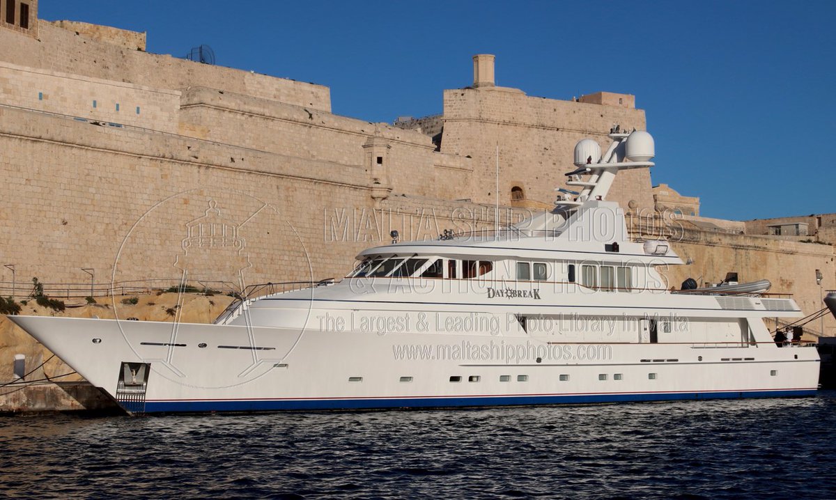 Shipguru's tweet photo. #Feadshipbuilt #yacht #DAYBREAK #berthed at #grandharbourmarina (GHM) - 07.03.2023 - https://t.co/nfgboxc3g3 - NO PHOTOS can be used or manipulated without our permission @Feadship @YachtspotterCom @sytreports @sytmerijn @Dutchyachting @GrandHMarina @ybw @superyacht14 https://t.co/XOpzSFFPzT