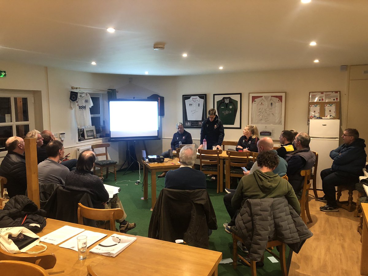 Fantastic to support @HerefordsCric in their quest to engage with clubs in the 2023 season - special thanks to @LedburyCricket for hosting on a chilly evening and to all the clubs attending !