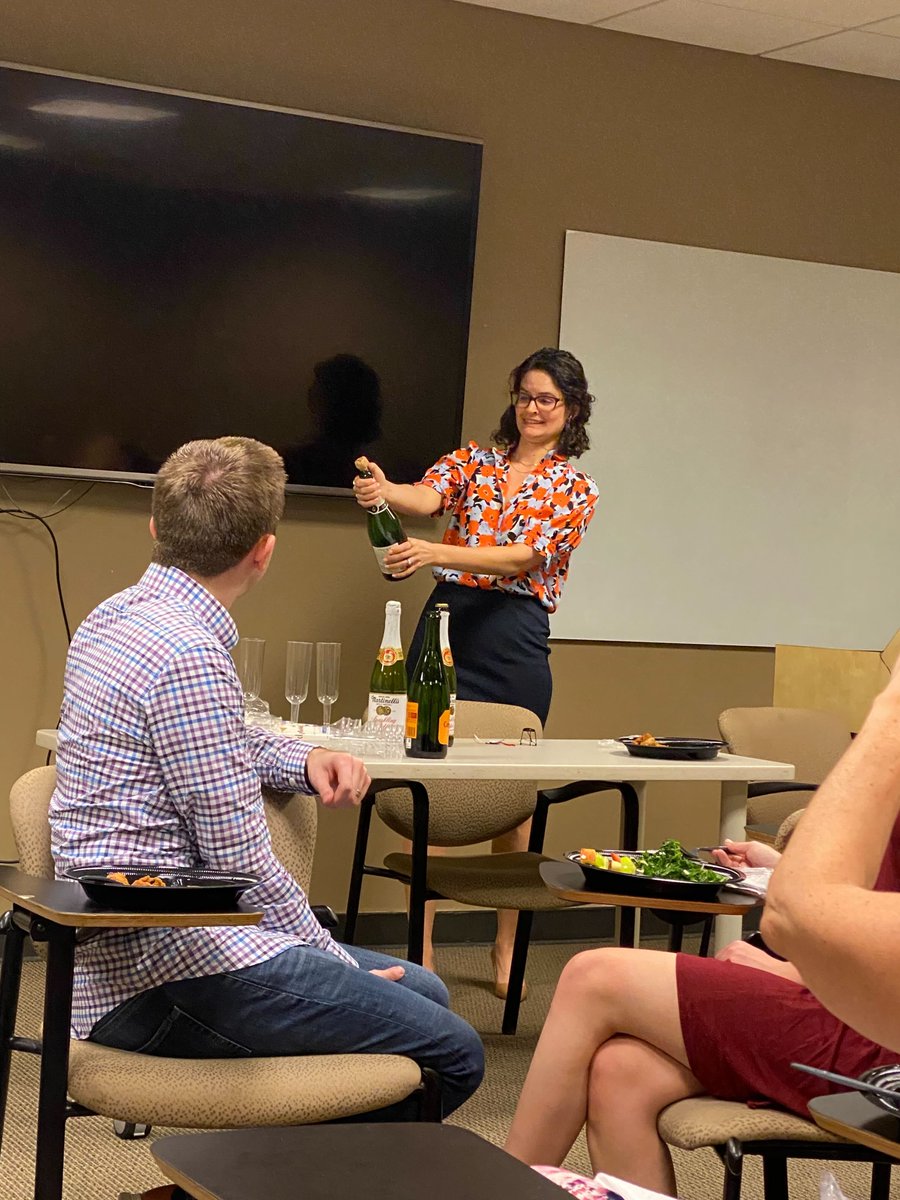 Always special to have first graduate student successfully defend the PhD thesis. Congratulations to @emorygmb student now Dr. Janise Kuehner @JaniseKuehner! Huge thanks to her thesis committee @acorbe2, @jjloverp, @zhexing and @KarenNConneely!