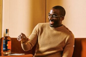 BlackNandV's tweet photo. Marc Farrell, once Starbucks' youngest VP, is looking to place rum as a premium drink in cocktail culture.
More: https://t.co/u3YFnit6Fq
#TenToOneRum #marcfarrell #TTO #BNV https://t.co/jXW77NyASj