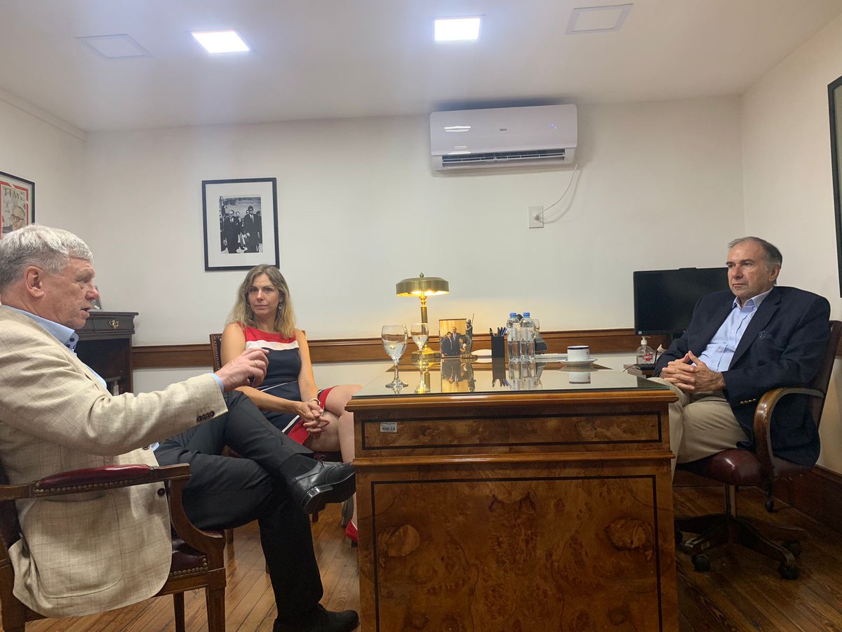 🏛️A comienzos de la tarde <a href="/FrankPriess1/">Frank Priess</a> se reunió en el Congreso de la Nación con <a href="/SchiavoniH/">Humberto Schiavoni</a> para conversar sobre federalismo, representatividad y el potencial energético de Argentina.
🤝Gracias Humberto por recibirnos tan cortésmente.

#KAS4Democracy