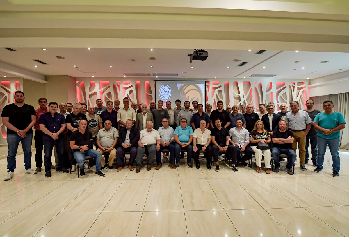 LigaNacional's tweet image. 🤝 Los clubes de la AdC ratificaron su respaldo a la actual conducción y reafirmaron el rumbo, con el compromiso de evaluar en conjunto los resultados obtenidos.

📎 Los detalles: bit.ly/3L4o7vF