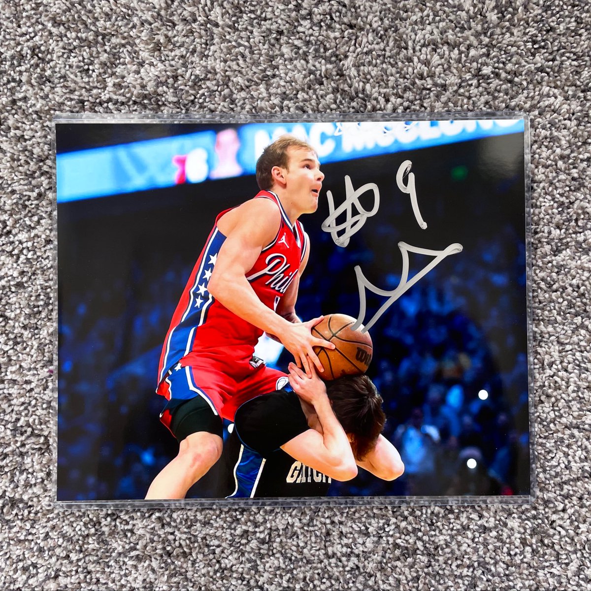 JoshReynolds24's tweet photo. 🚨 MAC MCCLUNG GIVEAWAY 🚨

In honor of Mac being named the G League Player of the Week, let’s give away this signed pic from the dunk contest

To win:

1) Like & Retweet
2) Follow @Basically_Even
3) Follow @JoshReynolds24

Winner selected Sunday. Good luck! Go Sixers!

**IMPORTANT NOTE: NOBODY will be required to fill out anything sent via DM. Those are only sent by fake profiles & scammers**