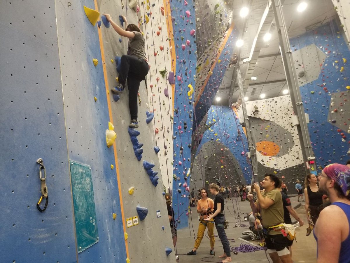 So Colorado was AMAZING! I got to meet so many friends IRL, had a bunch of fun snowboarding, rock climbing, arcade hopping and eventually a pole dancing class xd And i really couldnt have asked for a better send off party either! Thanks to <a href="/squeaknslip/">Kevyn Otter</a> for hosting the party 🔥