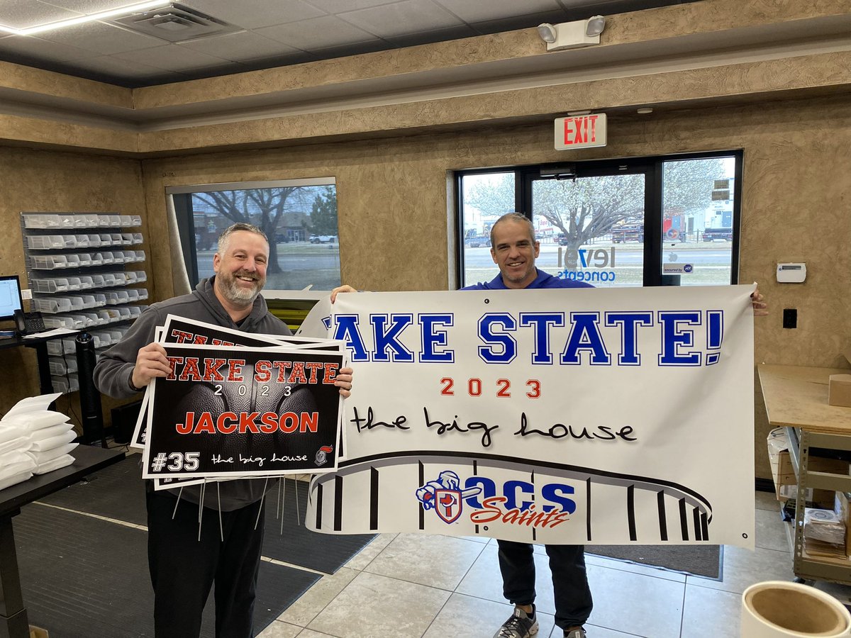 BryanMo's tweet image. Picking up State tourney gear from my brother.   @FurnishRyan doing the same.  See you on Saturday!!