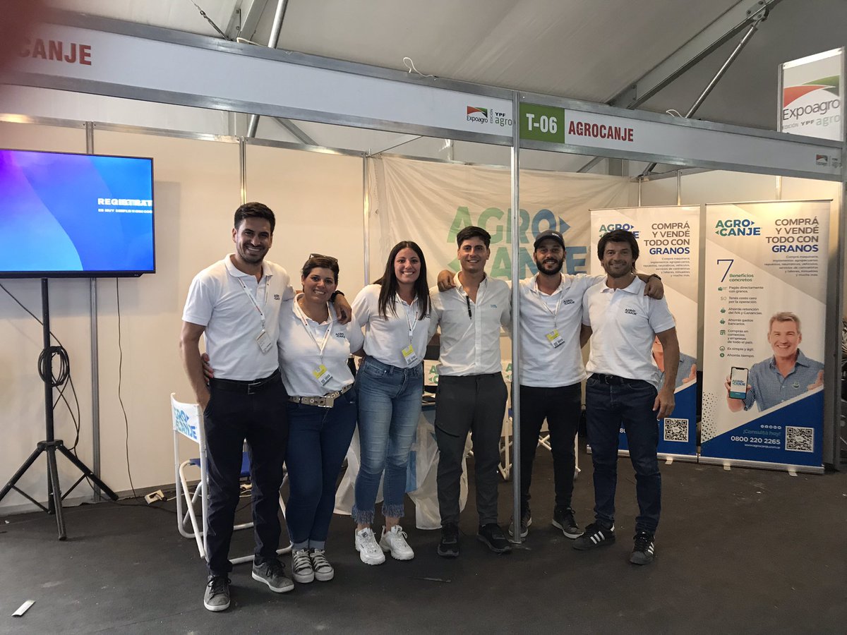 basualdohernan's tweet photo. El equipo de AgroCanje presente en @Expoagrocom 2023 en San Nicolás. #agro #granos #canje https://t.co/iTTXHBERS1