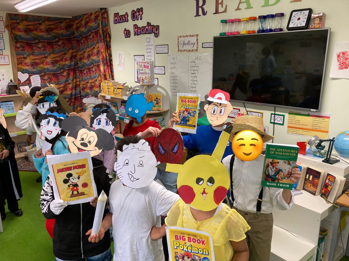 Children design and make their own #WorldBookDay2023  costumes ✅ Thanks <a href="/EllenCounter/">Ellen Counter</a>  for idea. Whole school D&amp;T challenge - Provide limited materials (paper plates, brass paper fasteners, border roll...)  1-1 brief coaching convo with each child helped develop ideas. <a href="/DTassoc/">Design & Technology Association</a>