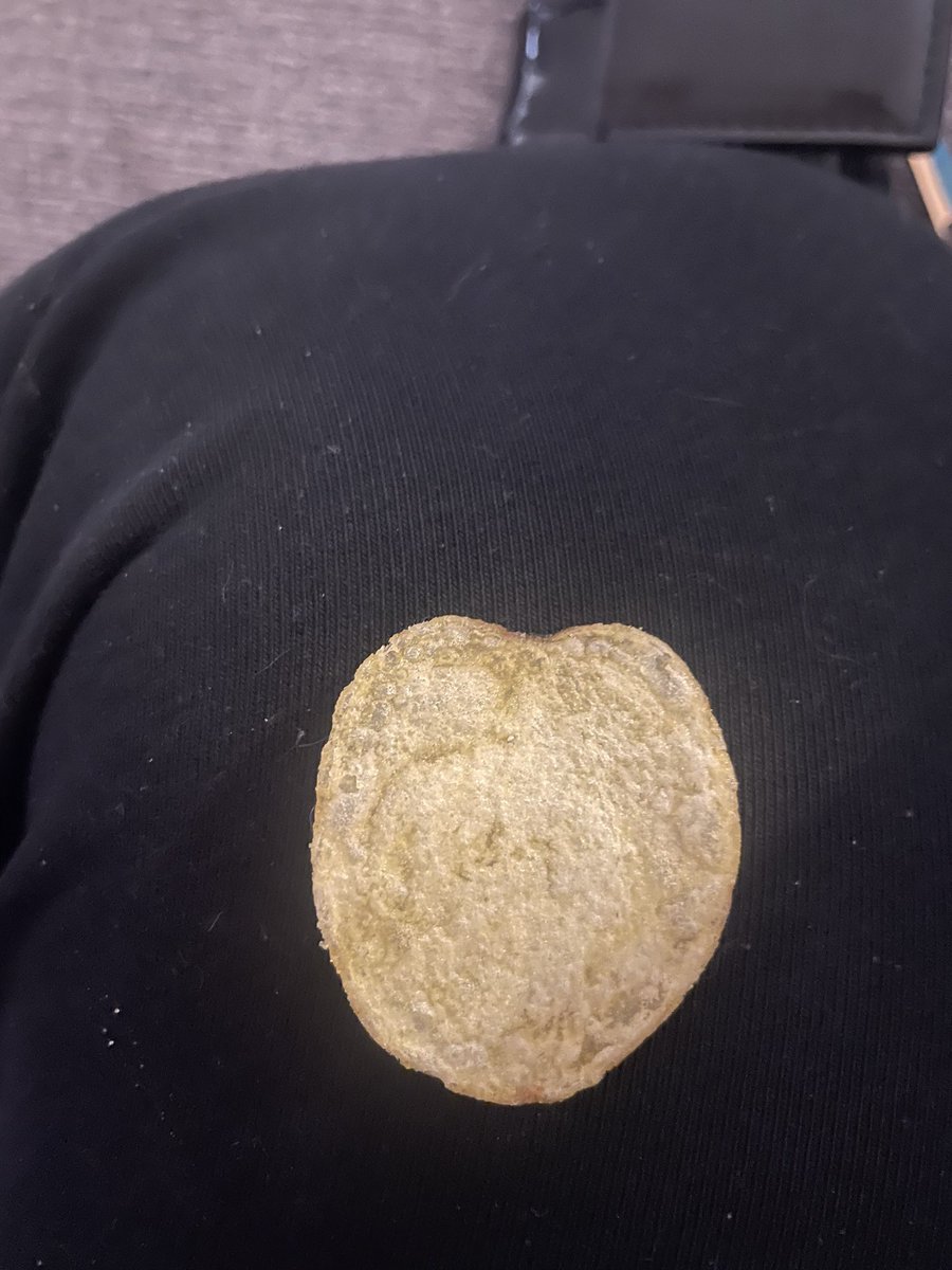 Fauneyx's tweet photo. @walkers_crisps #lovefromwalkers my boy is obsessed hahaha https://t.co/5nVQm2oeKS
