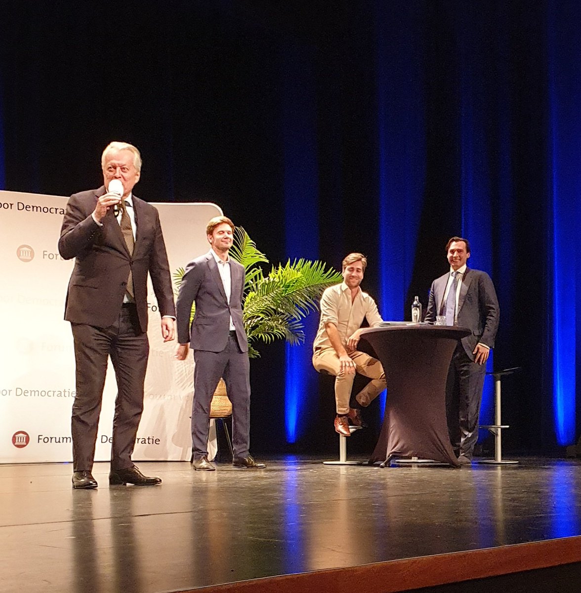 fryslan_fvd's tweet photo. Prachtige toespraken van deze 4 toppers bij de Campagne Tour @DeLawei Drachten 😁💪
#StemFVD #PS2023 #Fryslân
@thierrybaudet @fvdemocratie @GideonvMeijeren @ralfdkkr @Frederik_Jansen https://t.co/ayogfbQpOL