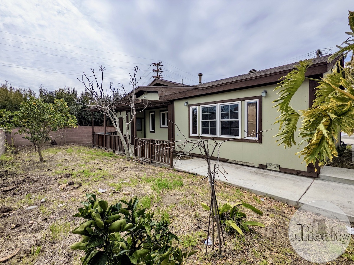 jrealty's tweet photo. 13438 Isis Ave Hawthorne, CA 90250
For showings: https://t.co/nHAZk5Oow7
#JRealty #PropertyManagement #ForLease #Hawthorne https://t.co/nRmg7O10kq
