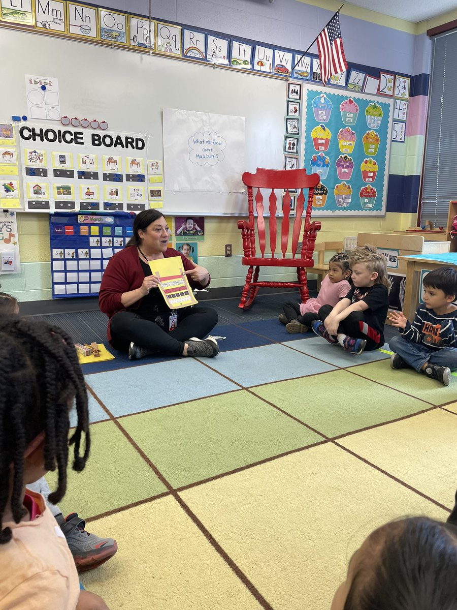 hn_huskies's tweet photo. Today I got to visit some of our youngest Huskies 😊🐾 📚. They were Ready, Responsible, and Respectful as always. Thank you, Mrs. Beaman for creating such an engaging and fun lesson for your kiddos using a great book! @olatheschools @hnhuskies #opsfortheirfuture https://t.co/aPXf1mgiYm