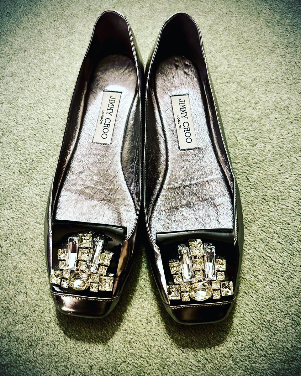 83yo Mum: What do you think of my new charity shop purchase?
Me: 😮