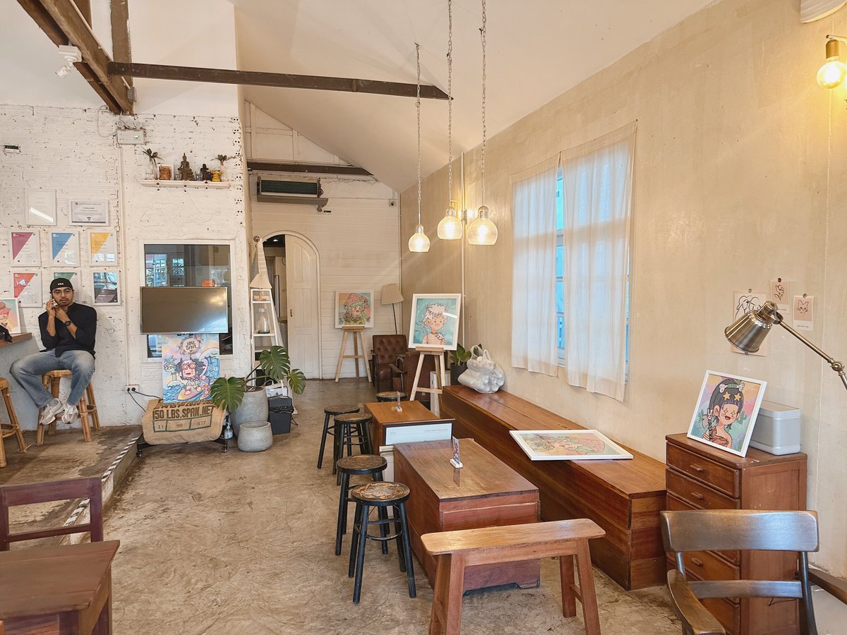 🚨 UPDATE 🚨
Our Art Director <a href="/SleepyMintnie/">Sleepy Mint</a>  has been hard at work setting up all of Primitive World’s NFT displays from the Picture frames to the Entrance display. We wanted to give you guys a more immersive art experience like no other! 

🧵👇