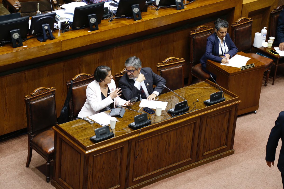 subsevalusocial's tweet photo. La subsecretaria @p_poblete_m participa, junto con el ministro @mariomarcelc, en la Sesión del @Senado_Chile donde se discuten medidas para la seguridad económica.
Puedes ver la transmisión en vivo aquí 👇
https://t.co/qvmcX1KR3g https://t.co/60P5AFt9Yj