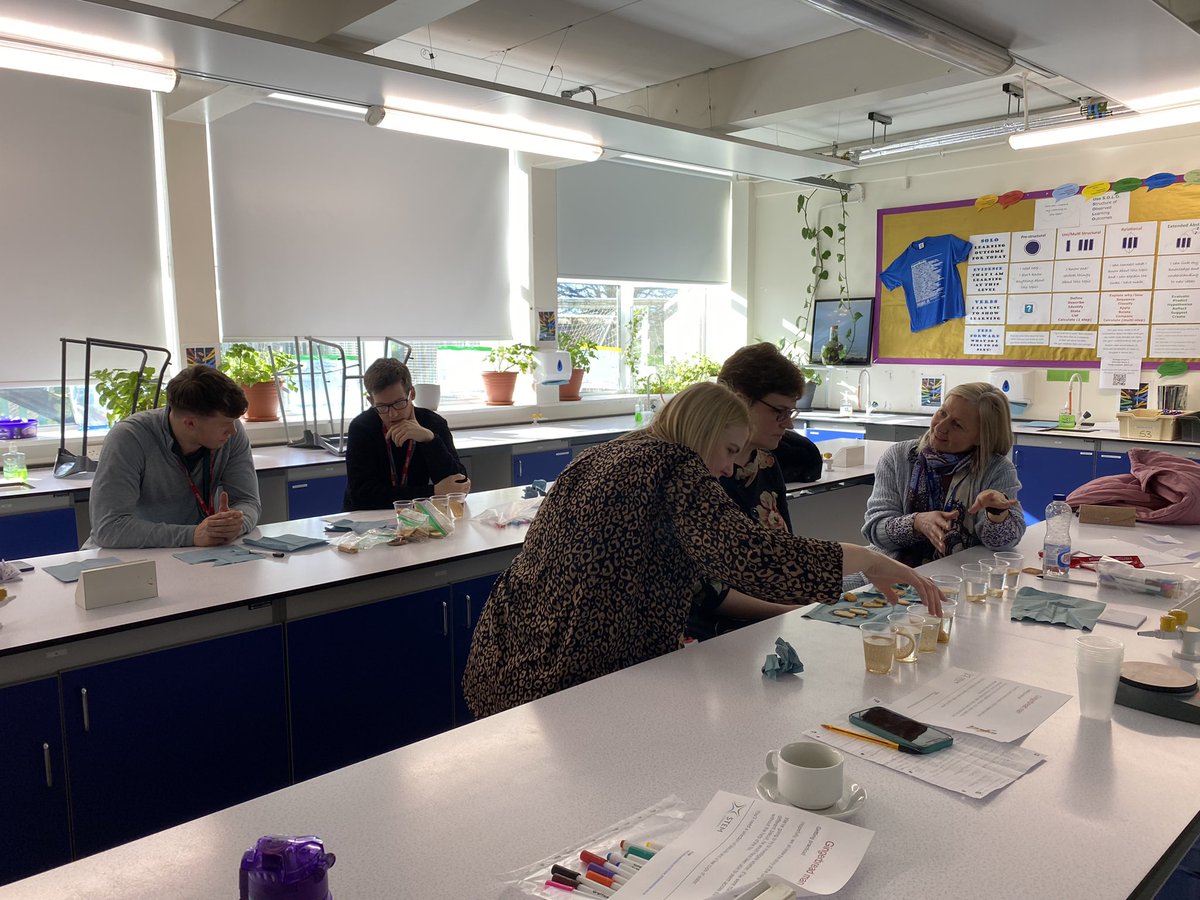 HarrisDonnaE's tweet image. Great network session exploring progression in chemistry from Early years to Y6 with @NW_LP science leaders @SlpMerseyside #primaryscience #subjectknowledge 🔍