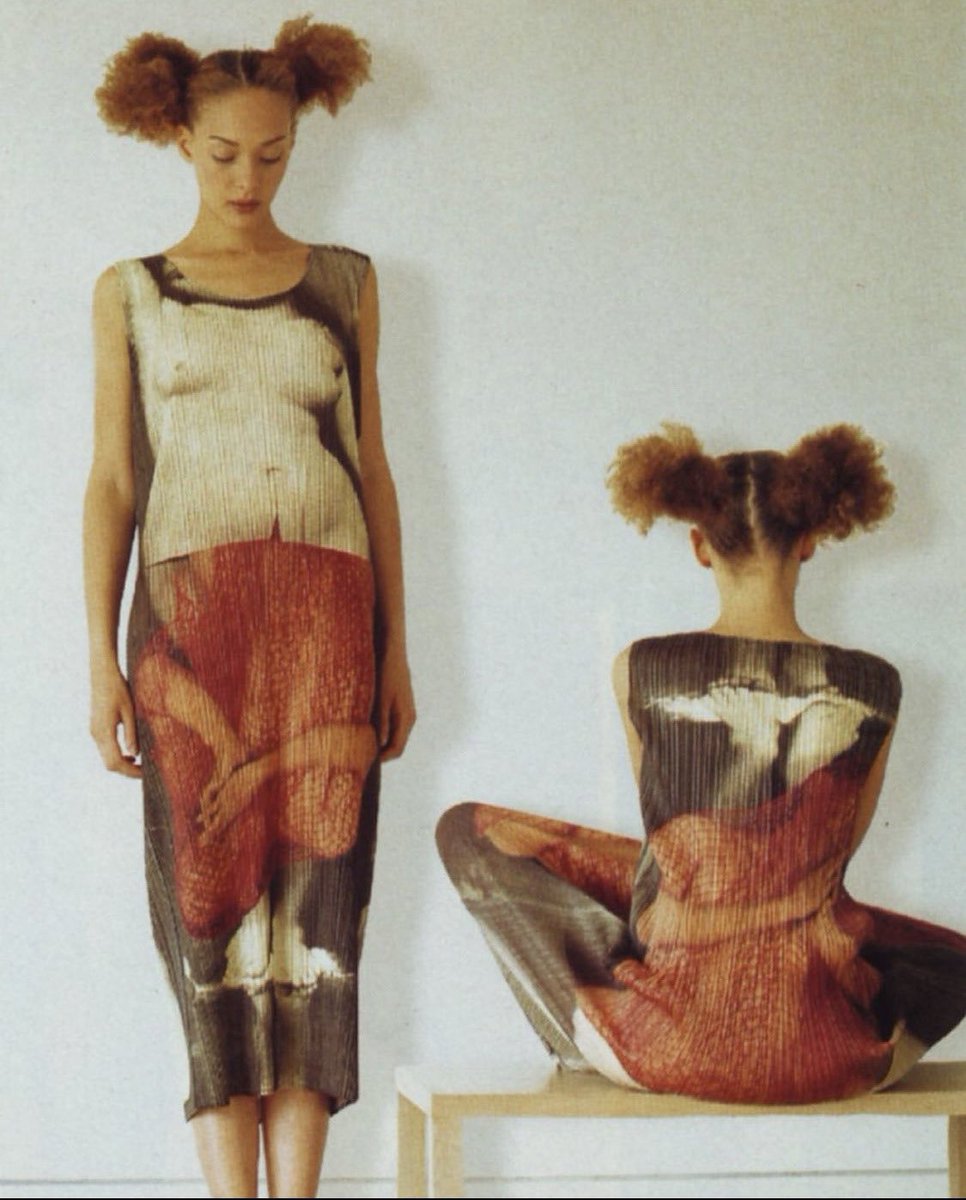 permetsystems's tweet photo. Miyake Pleats Please by Yasumasa Morimura, 1996 https://t.co/Gf8BgMeHqp