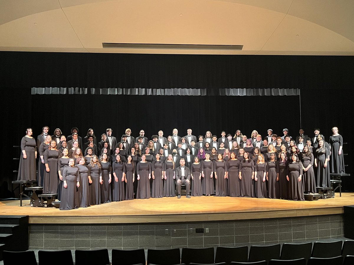 Had the most successful club photo day arguably ever. (Seriously, I dread this day because of the chaos). My whole heart wrapped up in a picture. Thanks for making my life better. ❤️