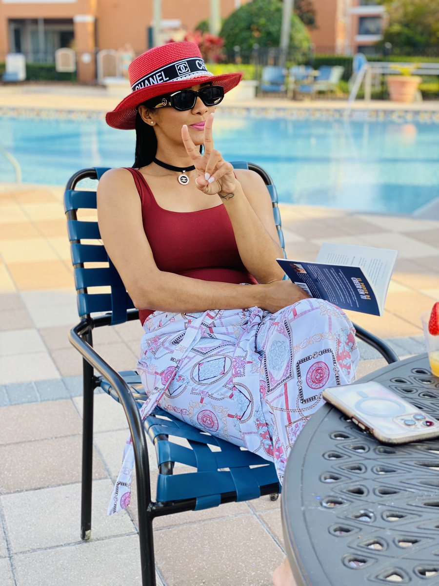 “La belleza comienza en el instante en que decides ser tú misma”. 🌹

📕 <a href="/chanelofficial/">Chanel West Coast</a> 

#NathalyMusseb #ActrizNathalyMusseb #Ambientalista #MujerDominicana #Florida #EstadosUnidos #Chanel #CocoChanel #ChanelOfficial